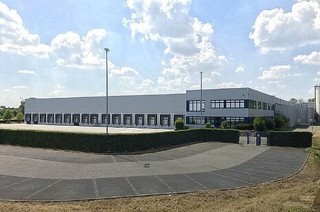 17 RAMPEN | 2 EBENERDIG | 8 M UKB 17 RAMPEN | 2 EBENERDIG | 8 M UKB