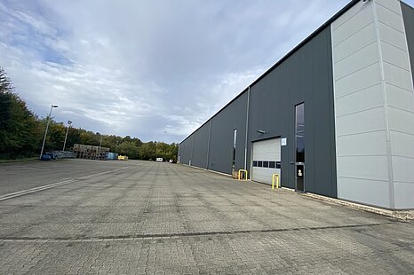 Krananlage | RWA | eingefriedet | Fensterbänder | ebenerdig Krananlage | RWA | eingefriedet | Fensterbänder | ebenerdig