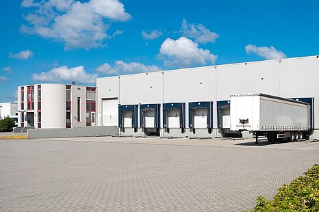 Obertraubling, ca. 15.000 m² Logistikhalle zu vermieten - teilbar Obertraubling, ca. 15.000 m² Logistikhalle zu vermieten - teilbar
