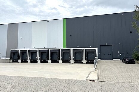Provisionsfrei: ca. 7.100 m&sup2; Lager- und Logistikhalle