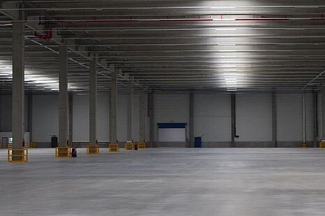 ab sofort I ca. 5.000 m² Lager- und Logistikimmobilie I Rampen I provisionsfrei ab sofort I ca. 5.000 m² Lager- und Logistikimmobilie I Rampen I provisionsfrei