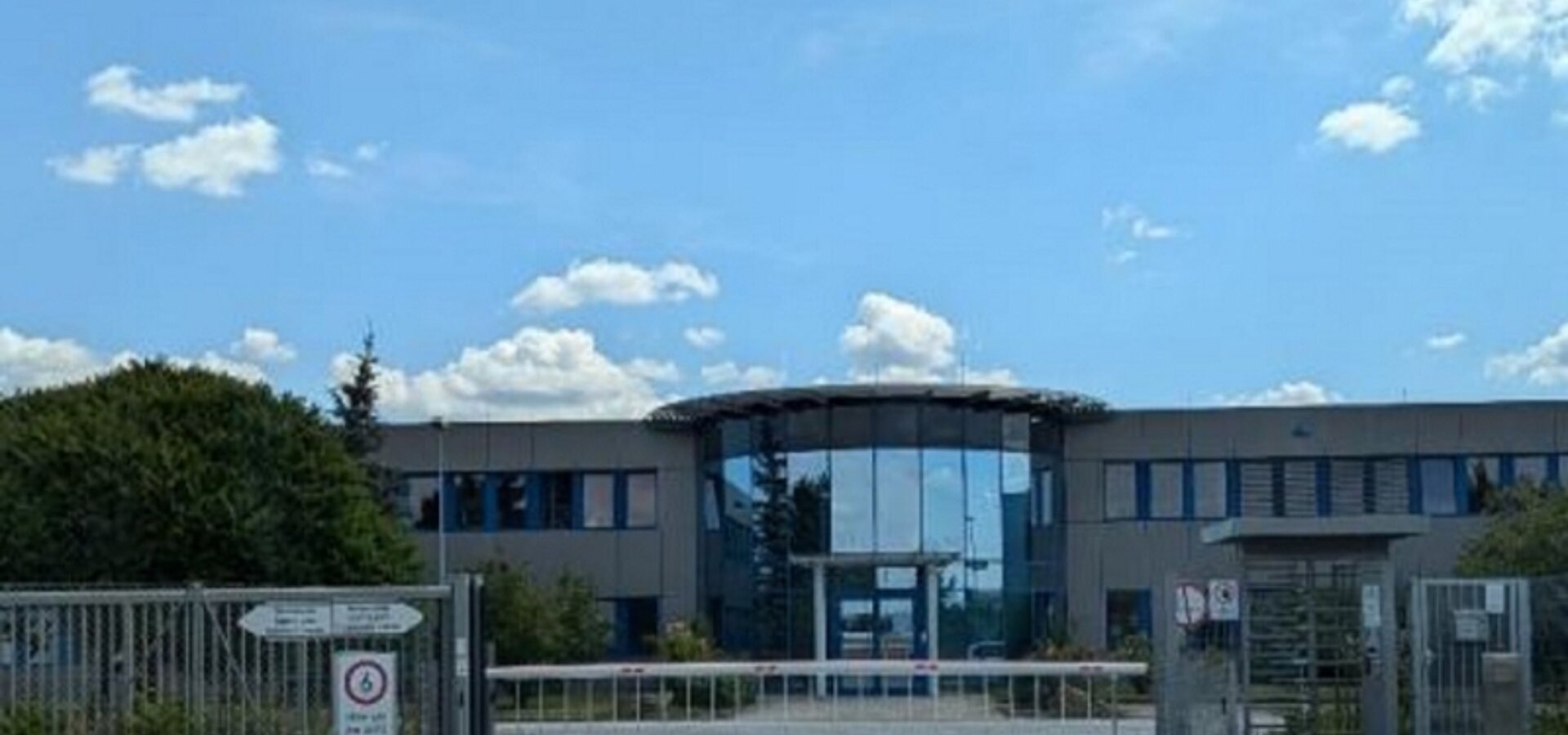 Au&szlig;enansicht B&uuml;ro- und Sozialfl&auml;chen