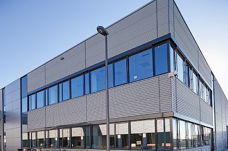 München-Nord direkt an der A9 I hochwertig, flexibel nutzbare Hallen I perfekt für Produktion