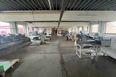ca. 2.500 m² große Produktionshalle mit Bürofläche
